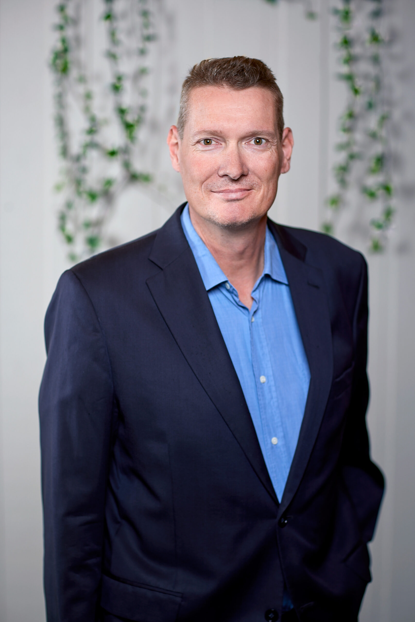 Porträtt av Fredrik Schlyter, Key Account Manager på Trelleborgs Energi, som hjälper företag med elavtal och energilösningar.