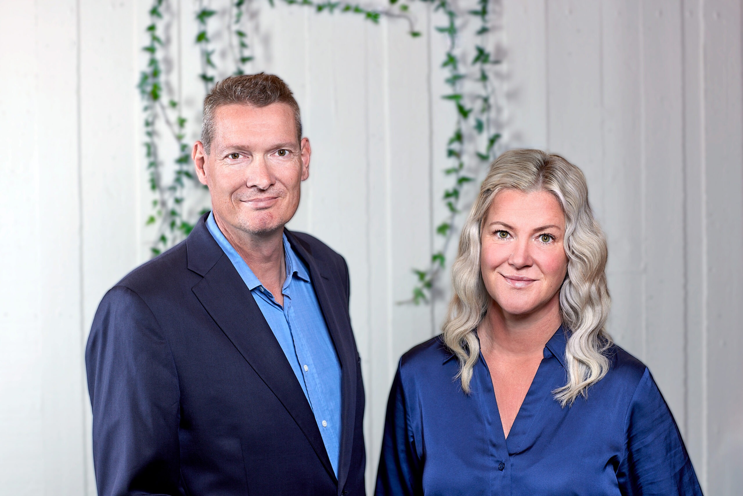 Fredrik Schlyter och Lina Larsson, företagssäljare på Trelleborgs Energi, hjälper företag med elavtal och energilösningar.